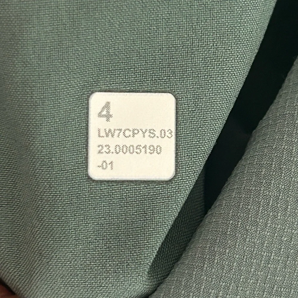 Lululemon Dance Studio Shorts 4” Sz 4 *medium forest green* (flaw*) - Picture 5 of 6